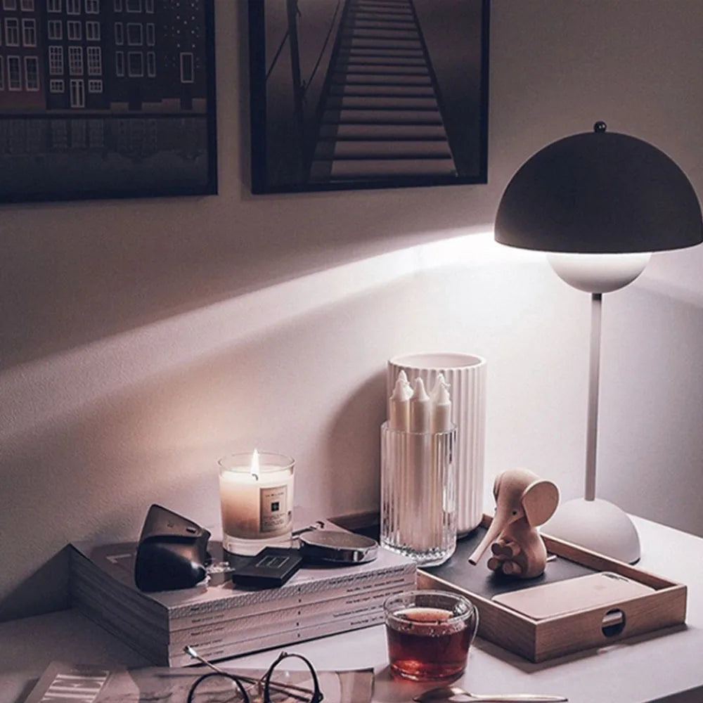 Přenosná stolní lampa – moderní design a nomádské osvětlení