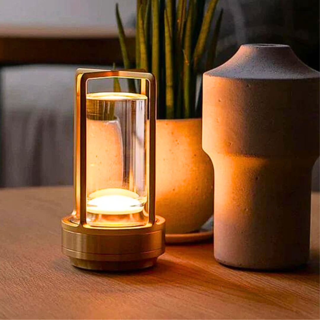 Lâmpada de Mesa Recarregável – Luz Filtrada e Estilo Intemporal