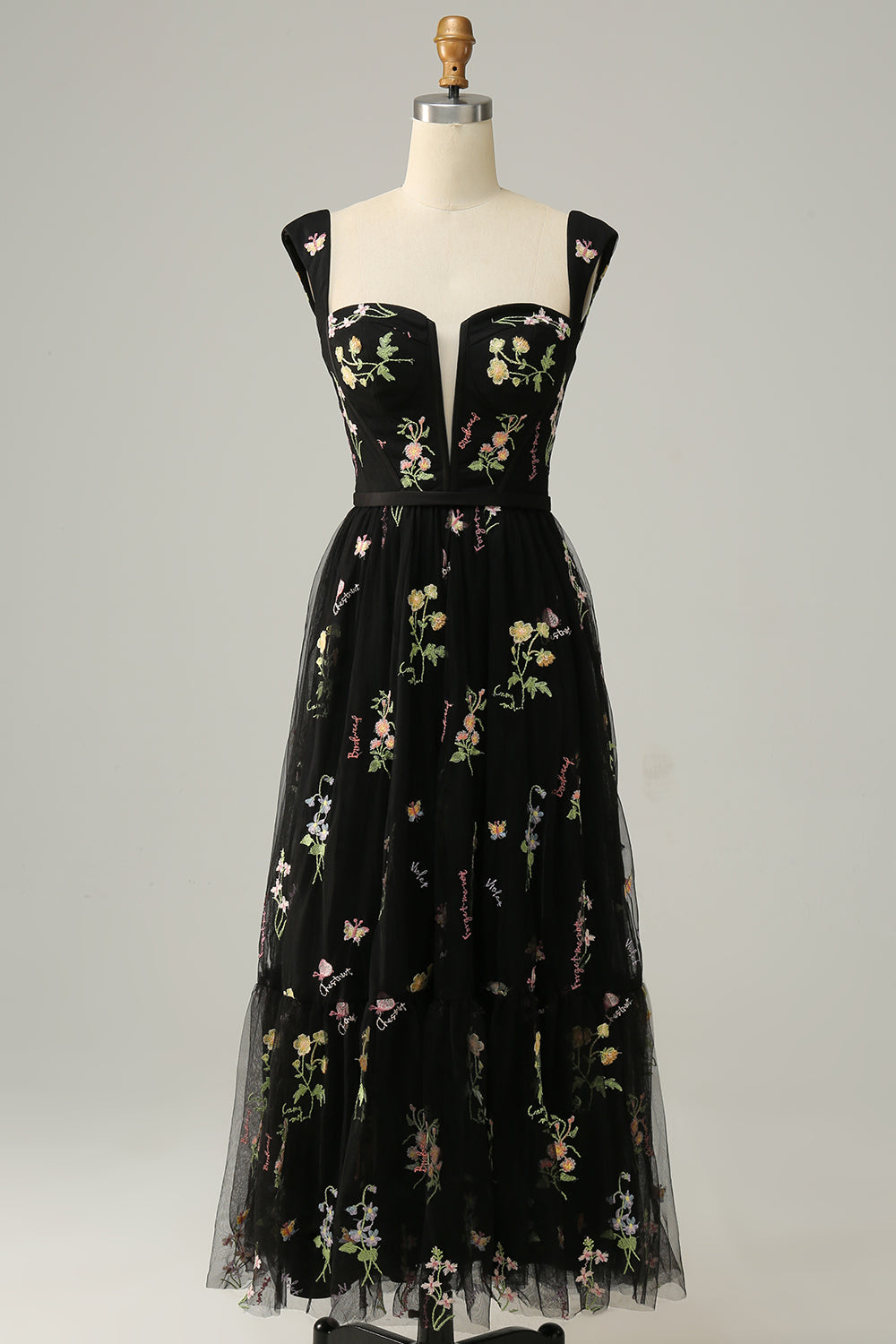 Élise | Robe De Bal Longue – Broderies Raffinées