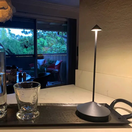 LED Bordslampa – Trådlös och Uppladdningsbar