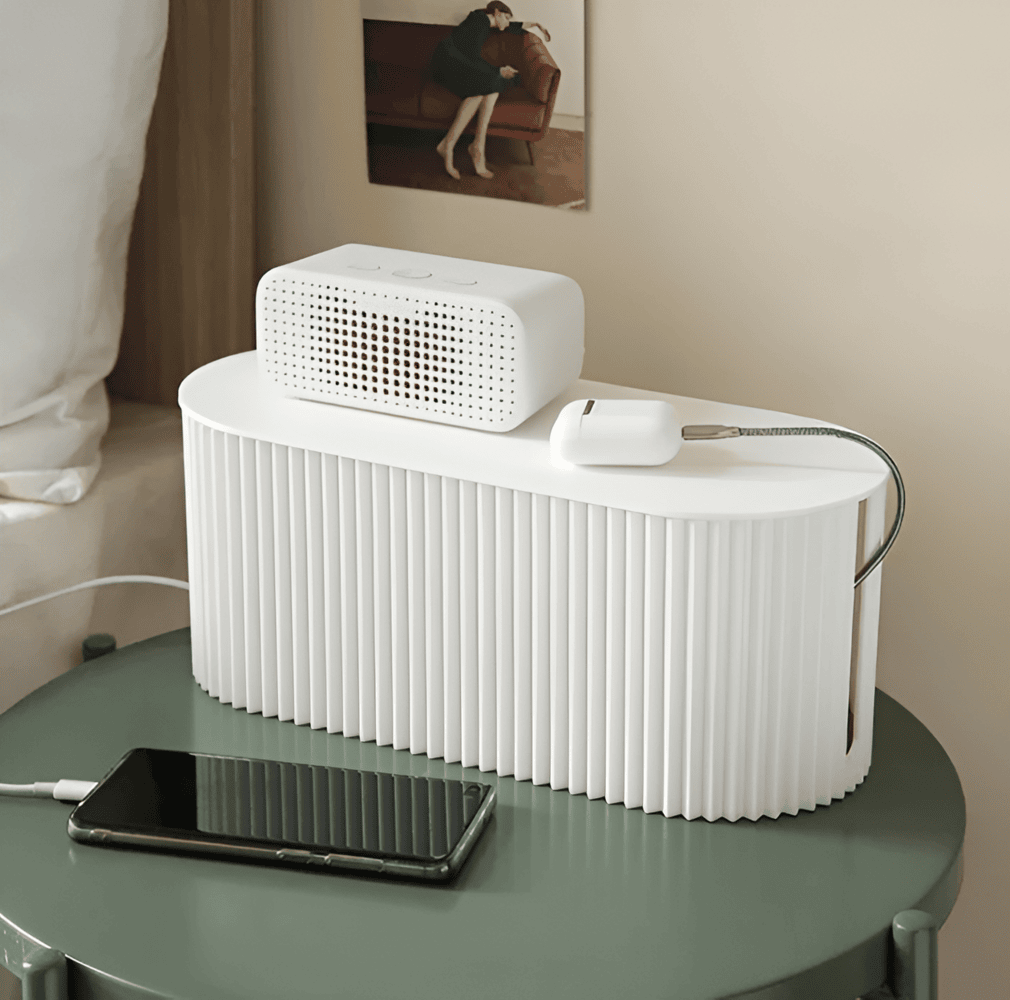 Minimalistyczny schowek na kable - czysta organizacja i elegancki wygląd