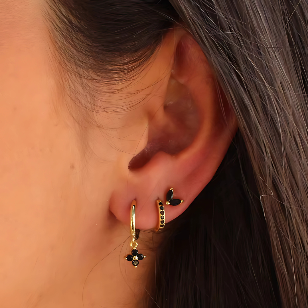 Set Oorbellen En Piercings – Veelzijdigheid En Subtiele Glans