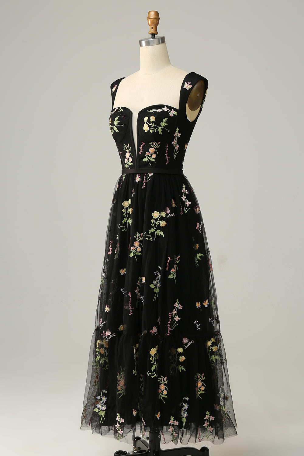 Élise | Robe De Bal Longue – Broderies Raffinées
