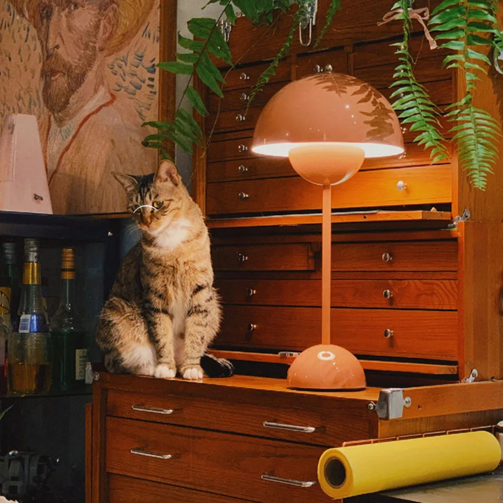 ポータブルテーブルランプ – モダンデザインと移動式照明