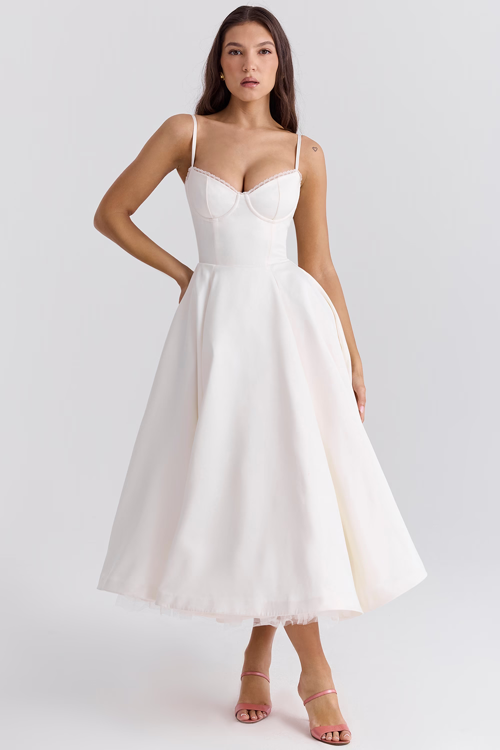 Lory | Vestido Midi Com Alças – Glamour Clássico e Leveza