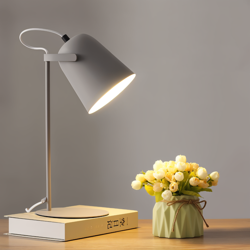 Lampada da Tavolo Rotante Moderna – Eleganza e Funzionalità 
