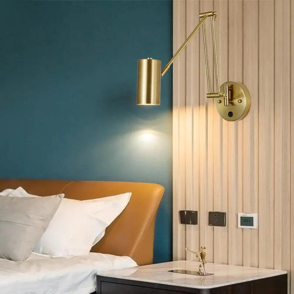 Justerbar vegglampe i moderne stil - eleganse og allsidighet