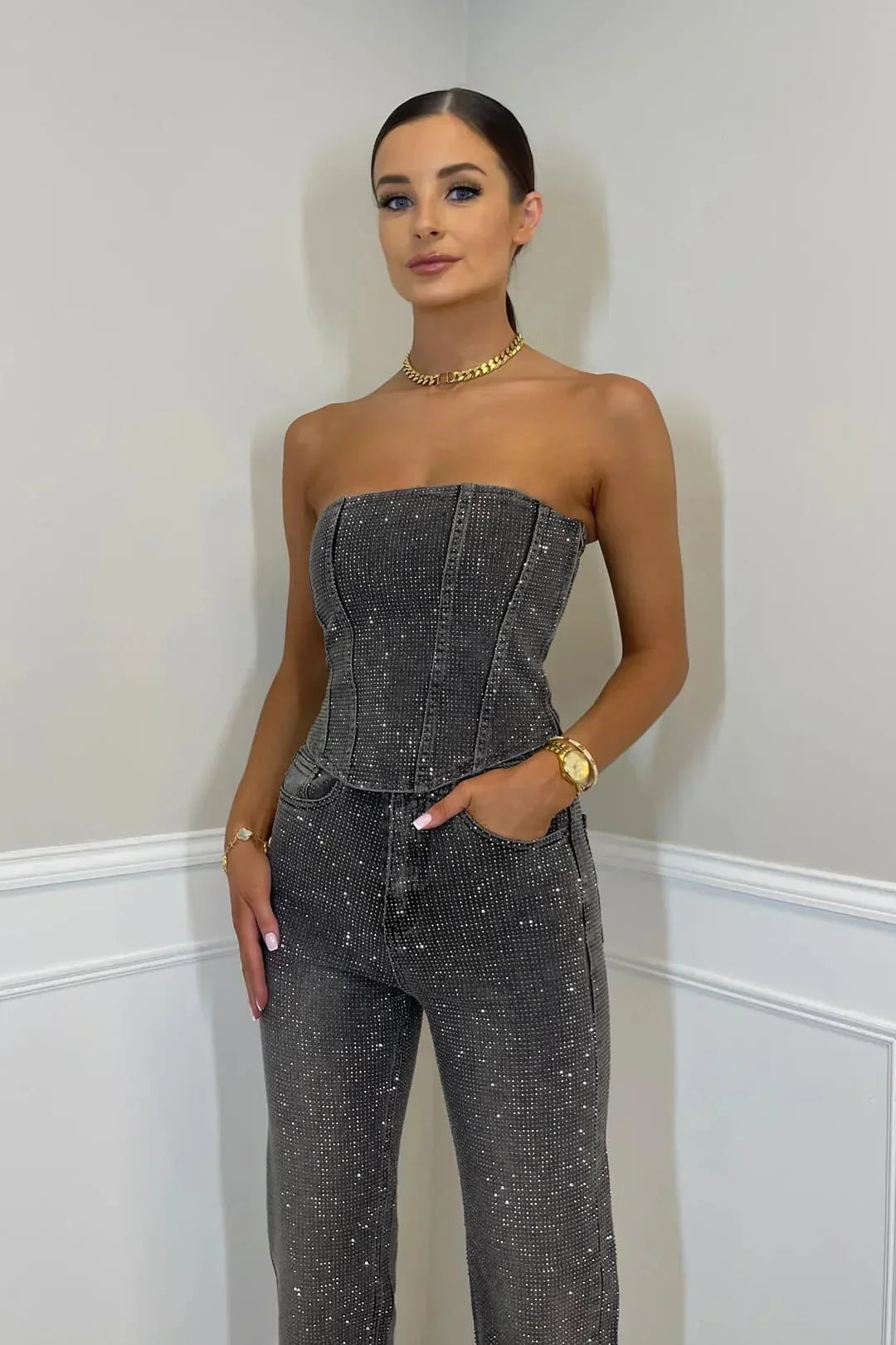 Ginia | Pitkä Bustier -yhdistelmä – Glamouria ja Eroottisuutta 
