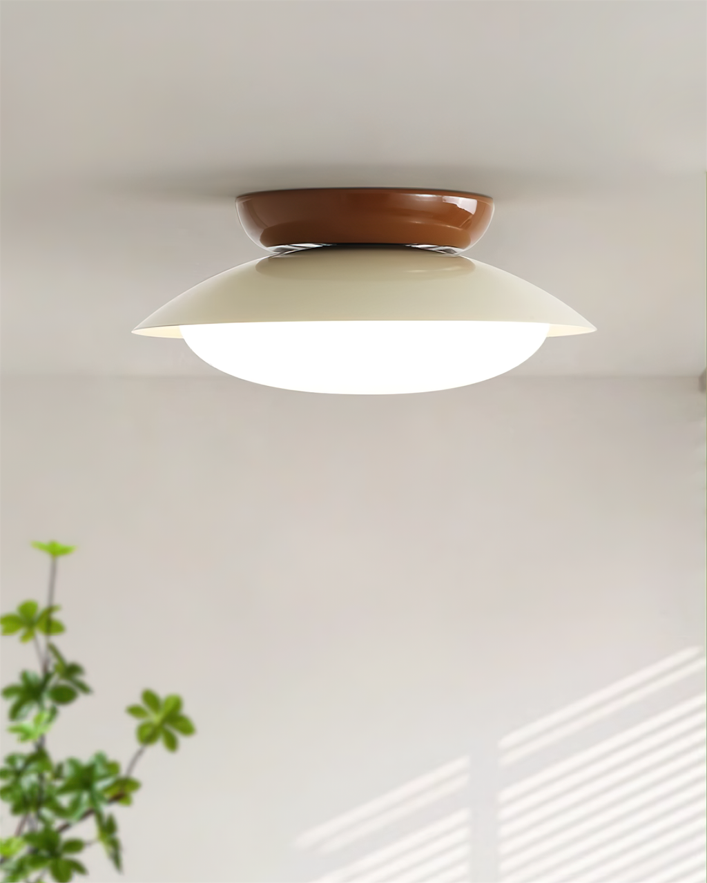 Rund LED-taklampa - naturligt sken och diskret elegans