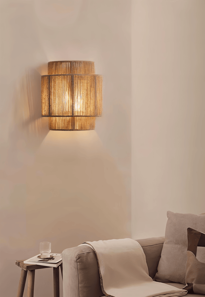 Rattanowa lampa ścienna z kloszem z liny konopnej - naturalne światło i autentyczny urok