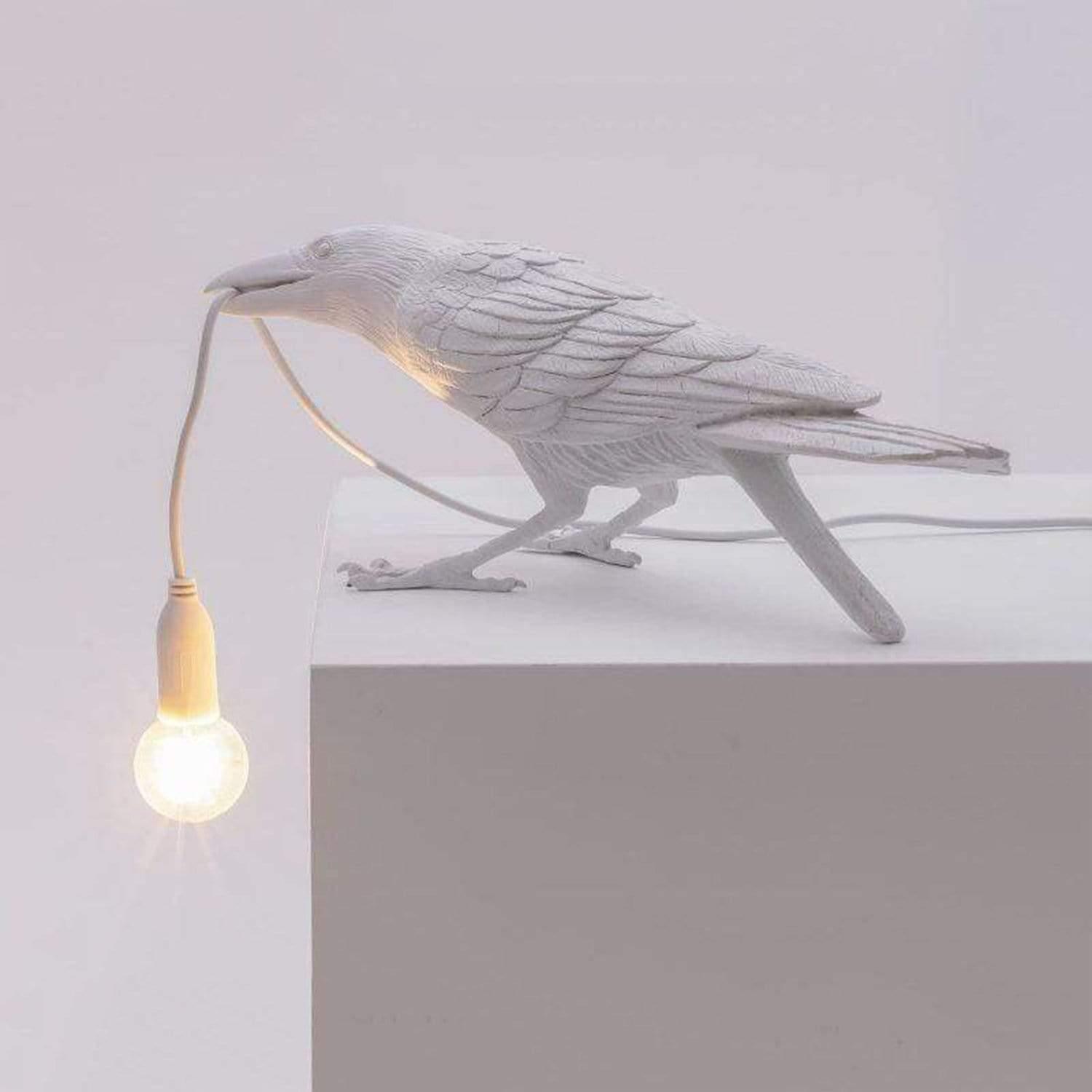 Dekorative Lampe — Krähe für eine mysteriöse Atmosphäre 