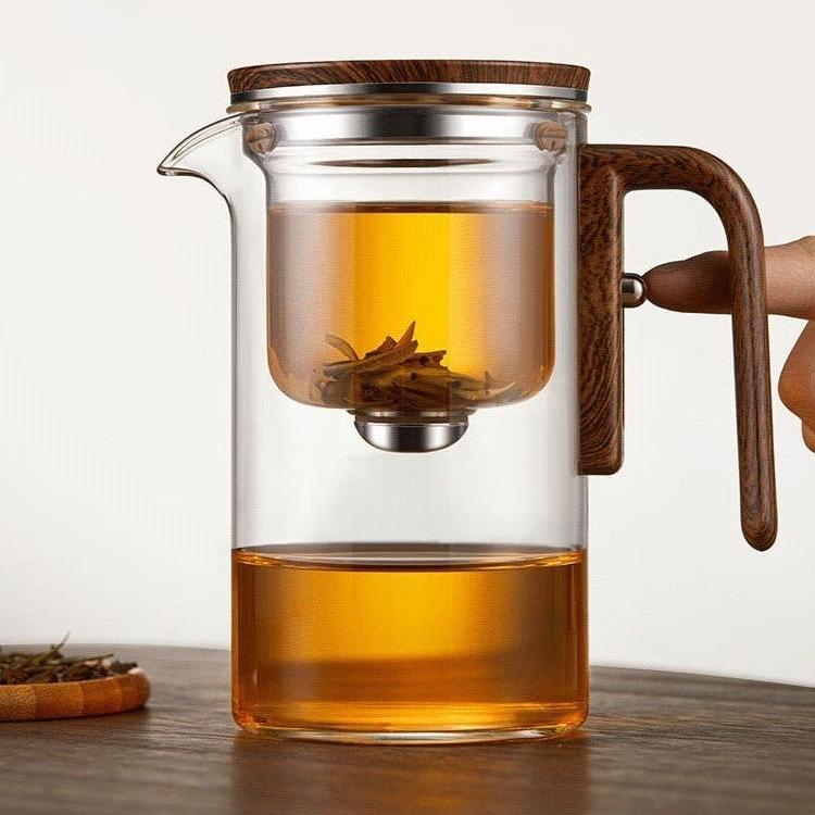 Teekanne aus Glas mit Sieb — Eleganz und Einfachheit im Alltag 