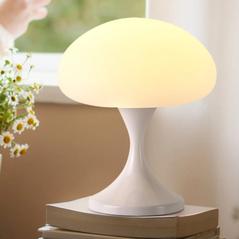 Dekorativ Champignonlampe – Varme og Trendy Atmosfære 