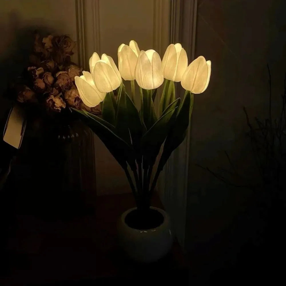 Dekorativní lampa Tulipán – Teplá a rafinovaná atmosféra 
