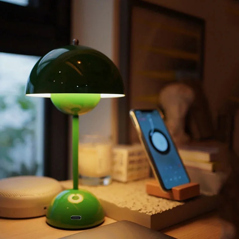 Lampă de Masă Portabilă – Design Modern și Iluminat Nomad 