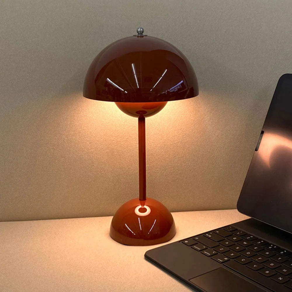Lampă de Masă Portabilă – Design Modern și Iluminat Nomad 
