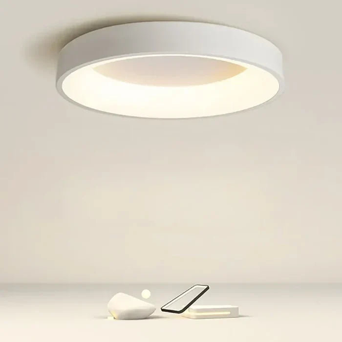 Deckenlampe – Schlichte Linie und warme Atmosphäre 