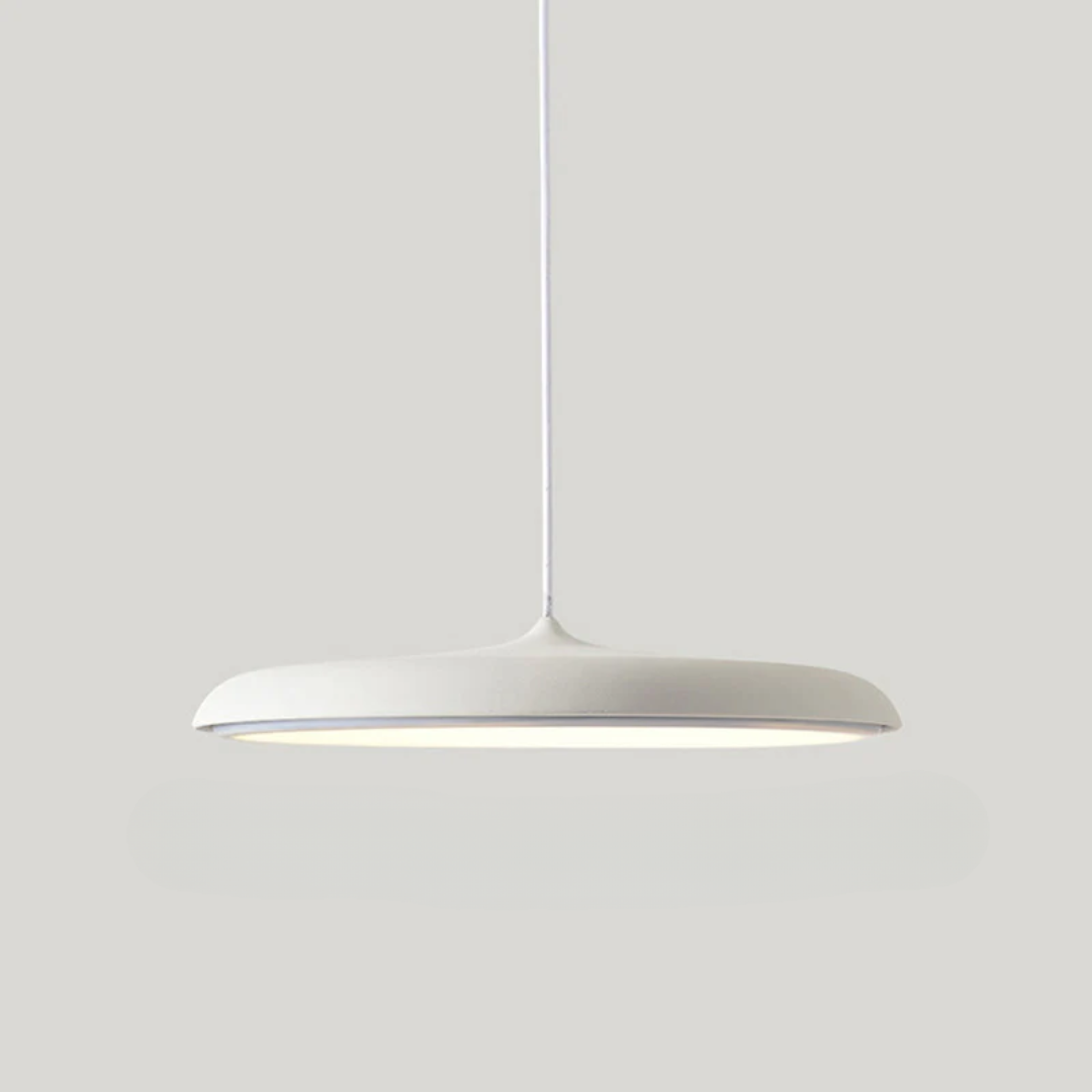 Skandinaavinen riippuvalaisin – minimalistinen eleganssi sisustukseesi 