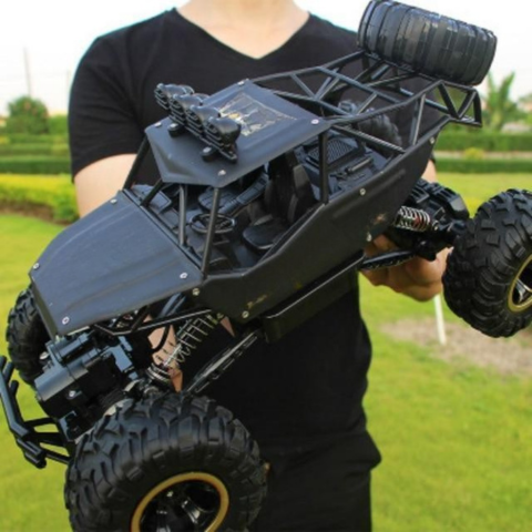Auto fuoristrada telecomandata: potenza e adrenalina garantite