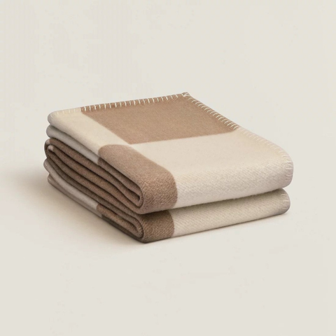 Ruudullinen – Moderni Eleganssi ja Mukava Pehmeys 