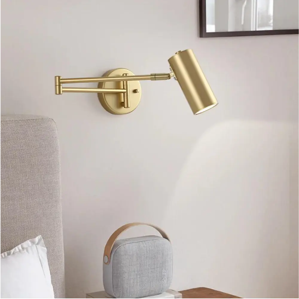 Justerbar vegglampe i moderne stil - eleganse og allsidighet
