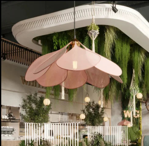 Elegante Blumenhängung – Raffinierte und romantische Dekoration 