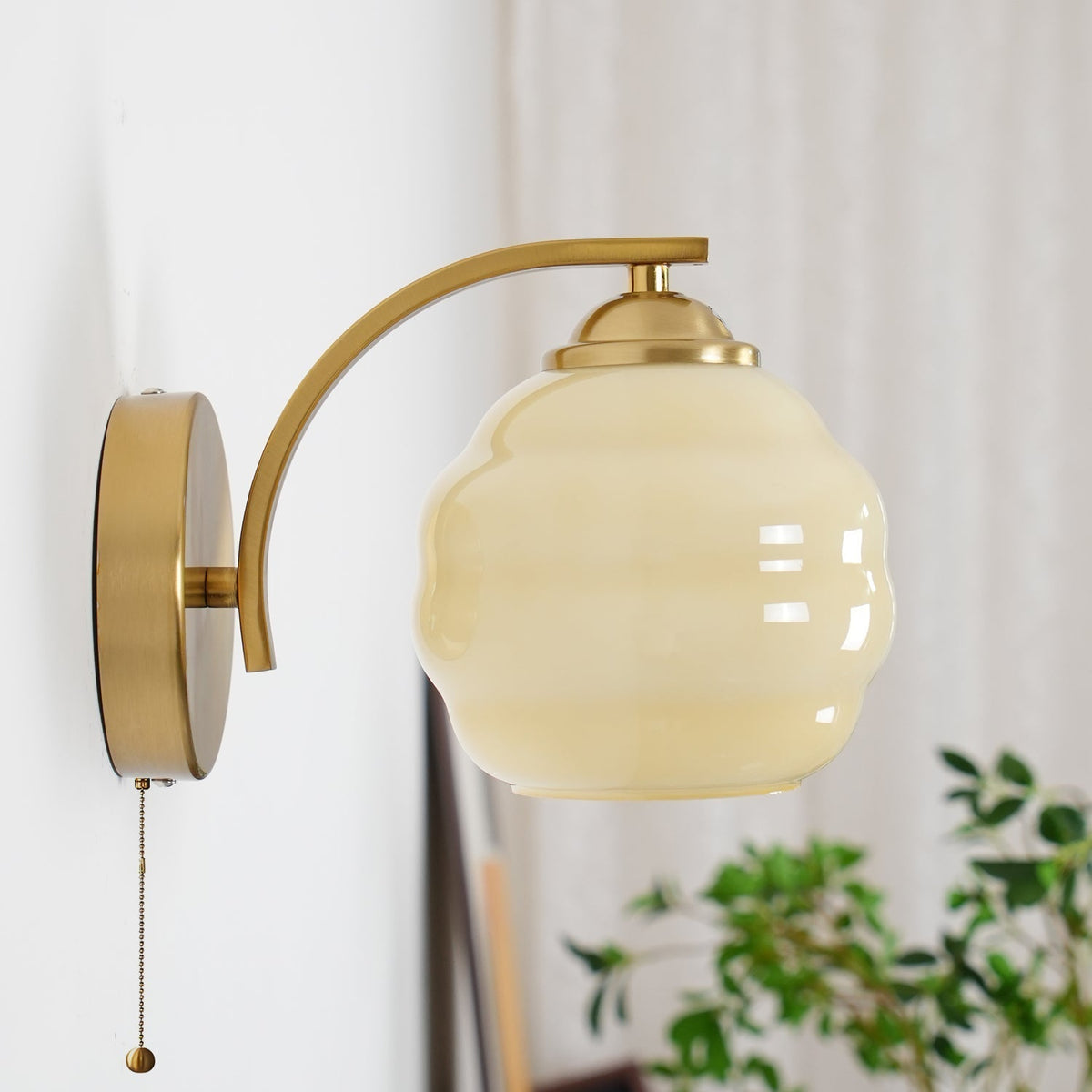 Art Deco Seinävalaisin – Hienostunut Valaistus ja Aikaton Viehätys 