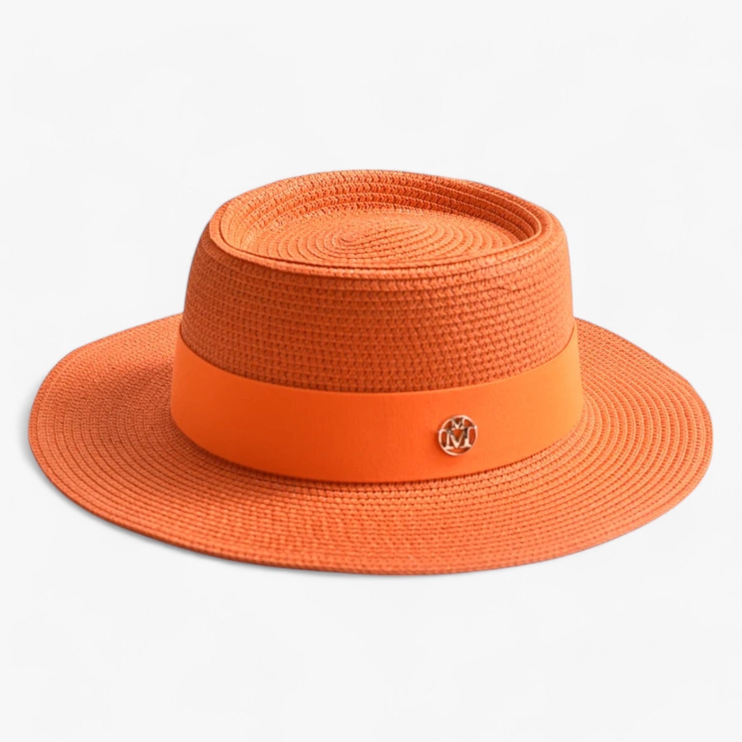 Olkihattu – Retro Eleganssi ja Aurinkosuoja 