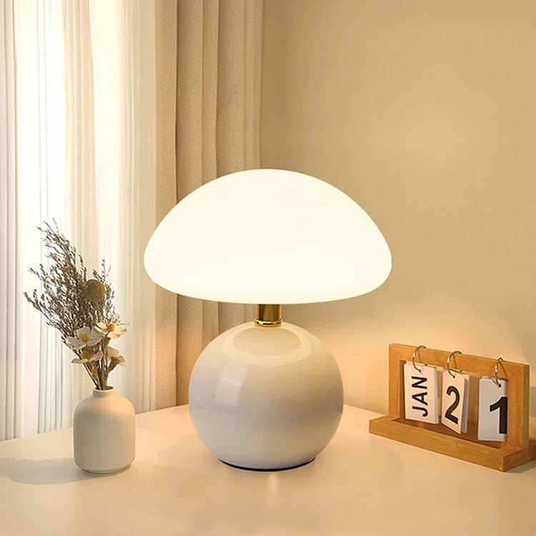 Lámpara de mesa en forma de hongo – elegancia y originalidad 