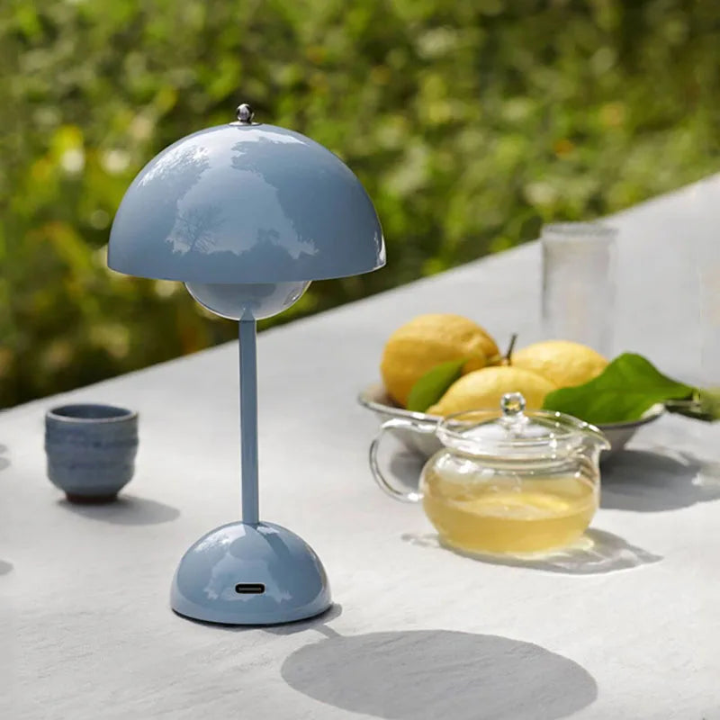 Lampă de Masă Portabilă – Design Modern și Iluminat Nomad 