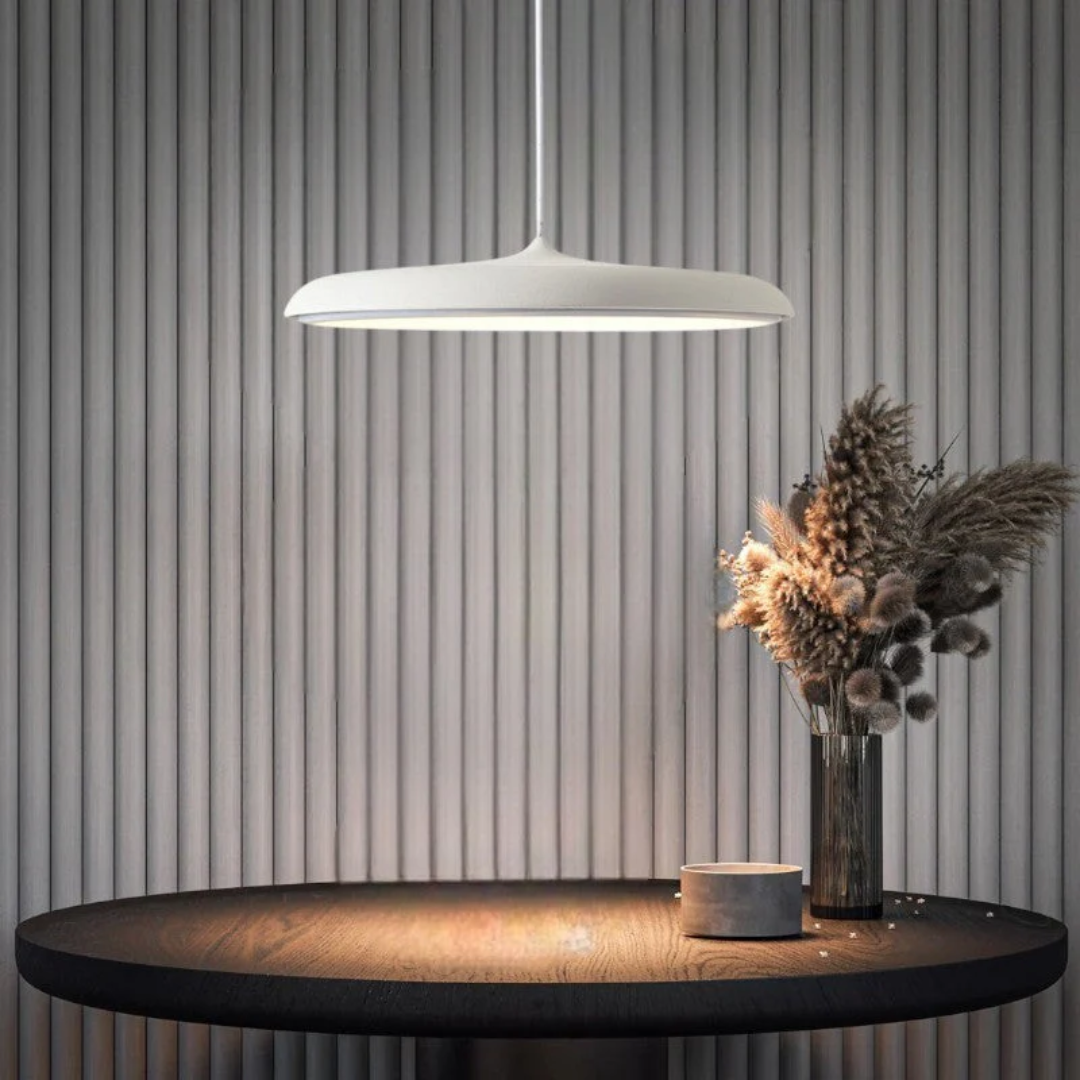 Severská zavesná lampa – Minimalistická elegancia pre váš interiér 